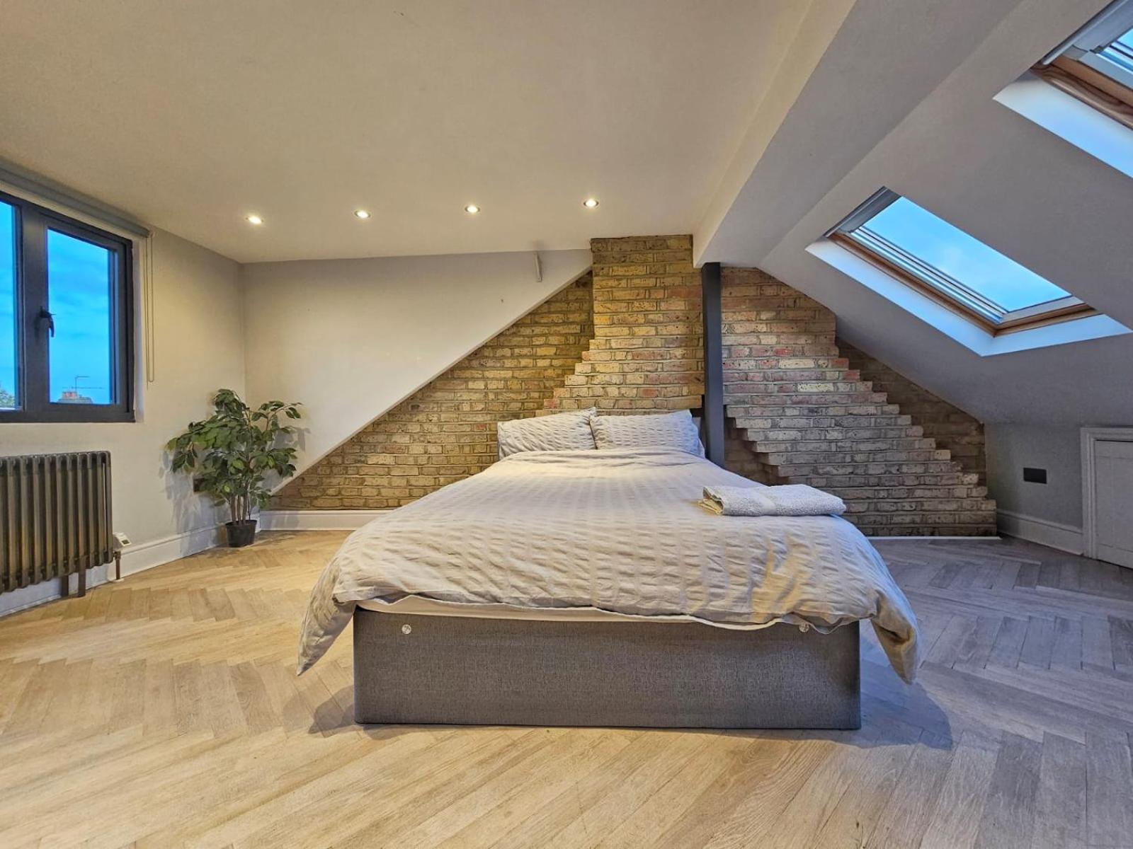 לונדון Contemporary 3 Bed House With Spacious Garden Close To Stratford & Canary Wharf מראה חיצוני תמונה
